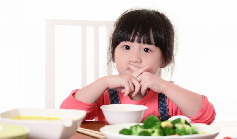 Trẻ biếng ăn phải làm sao để trẻ mau lớn như Tháng Gióng